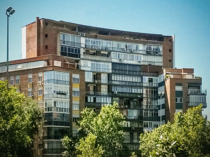 fotografia edificio fachada paseo castellana ventanas hogares arquitectura paisaje urbano siuacionismo psicogeografia antonio beltran
